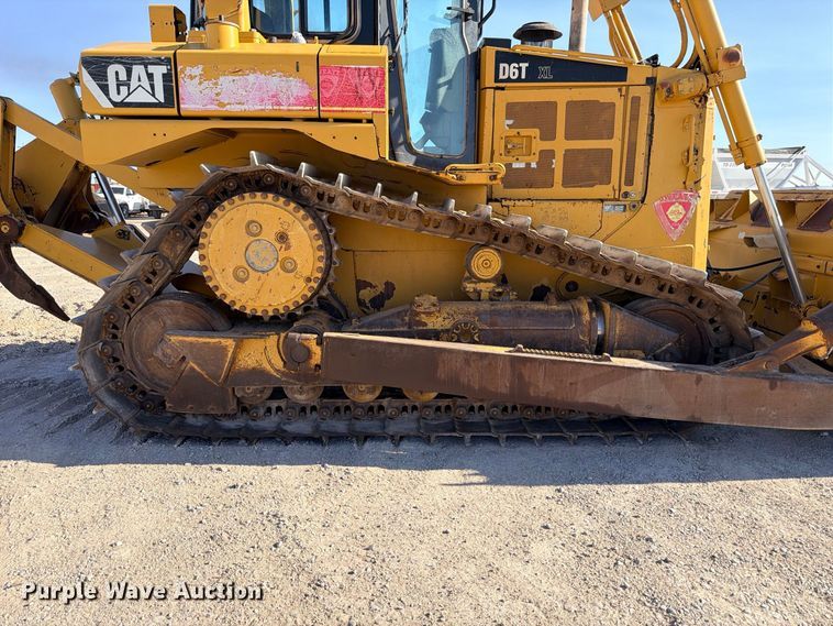 image for item DU1502 2007 Caterpillar D6T XL dozer