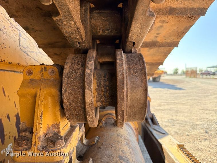 image for item DU1502 2007 Caterpillar D6T XL dozer