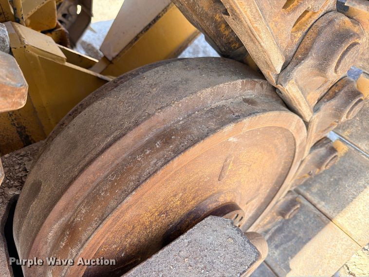 image for item DU1502 2007 Caterpillar D6T XL dozer