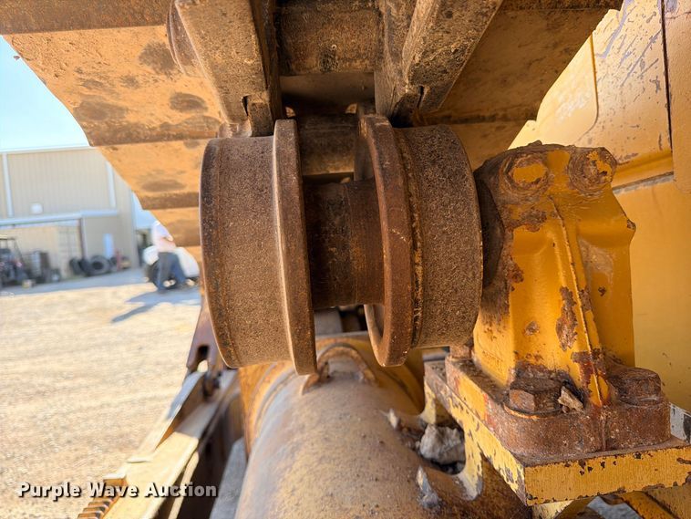 image for item DU1502 2007 Caterpillar D6T XL dozer