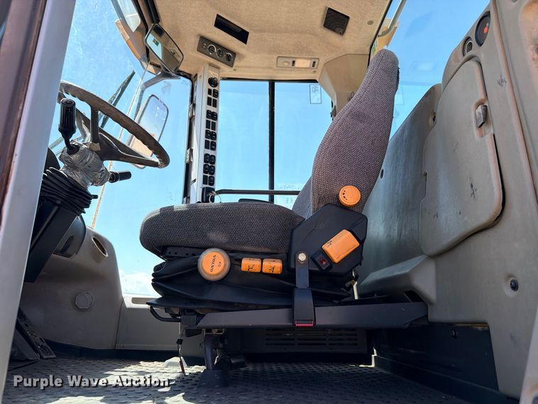 image for item DU1503 2008 Volvo L120F wheel loader