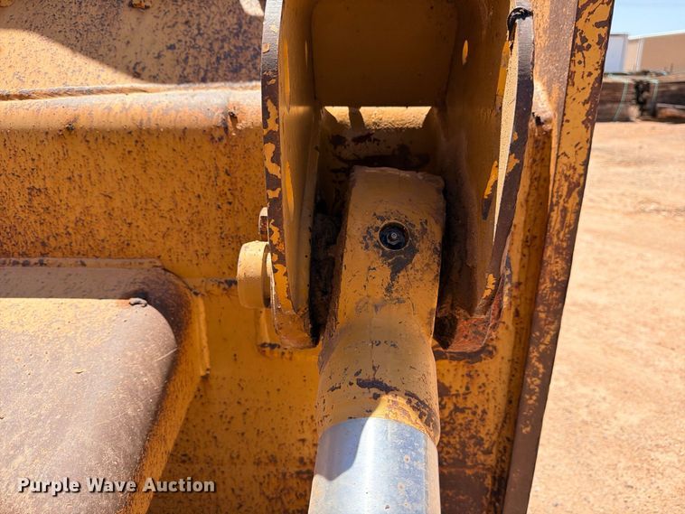 image for item DU1504 2012 Caterpillar D9T dozer