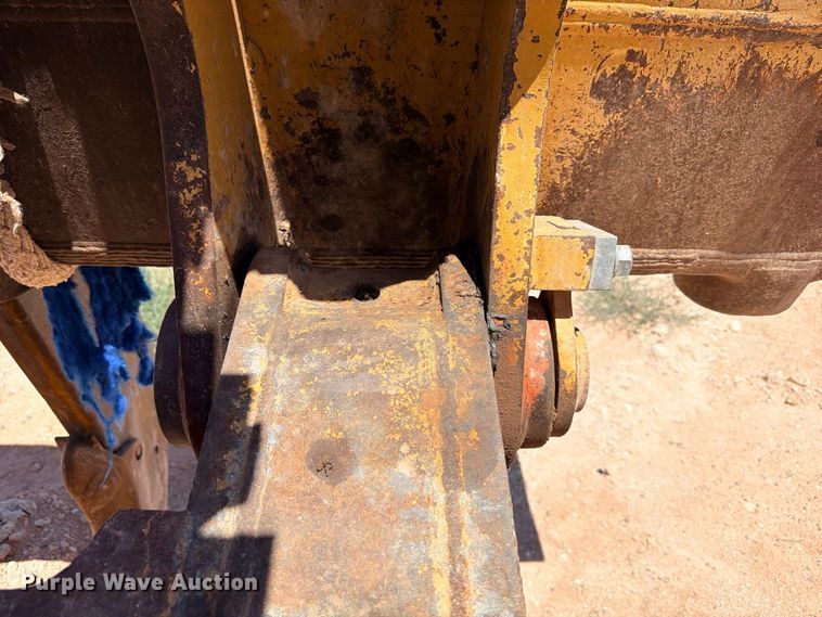 image for item DU1504 2012 Caterpillar D9T dozer