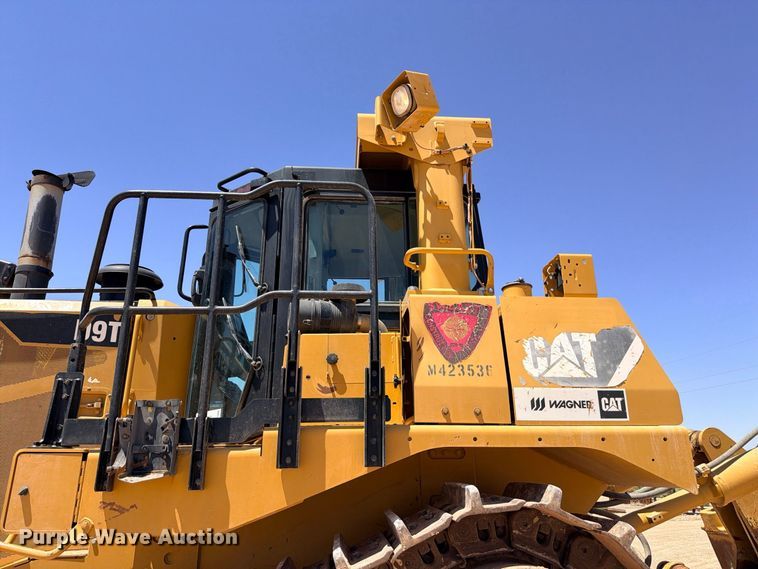 image for item DU1504 2012 Caterpillar D9T dozer