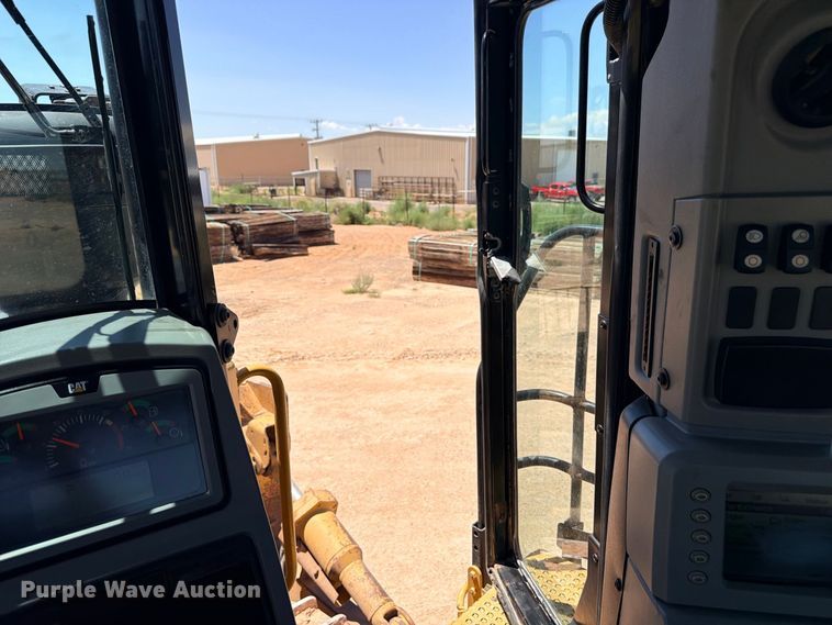 image for item DU1504 2012 Caterpillar D9T dozer