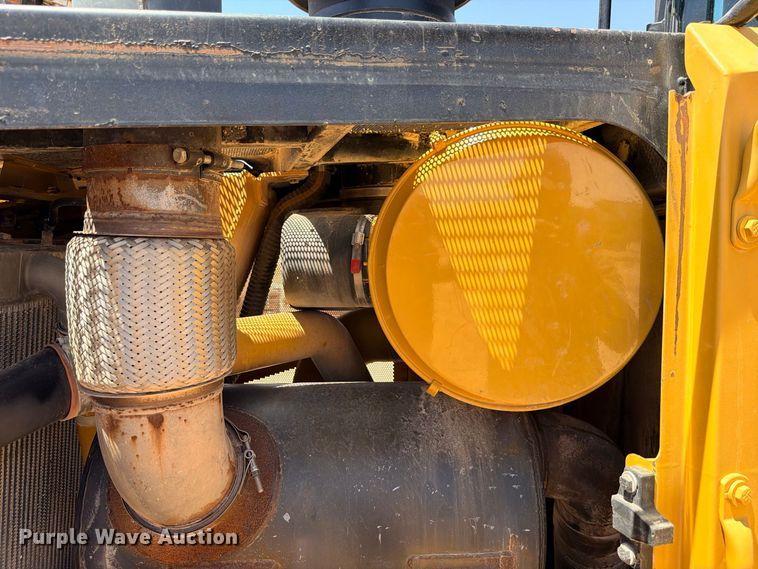 image for item DU1504 2012 Caterpillar D9T dozer