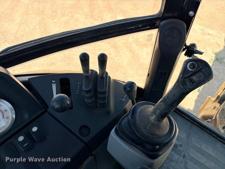 image for item DU1507 2006 Caterpillar 420E backhoe