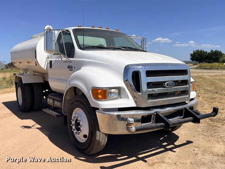 image for item DU1515 2005 Ford F750 Super Duty water truck
