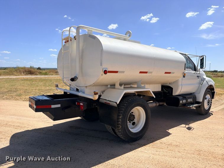 image for item DU1515 2005 Ford F750 Super Duty water truck