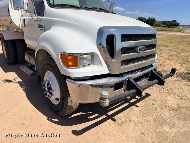image for item DU1515 2005 Ford F750 Super Duty water truck
