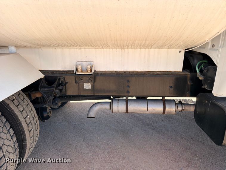image for item DU1515 2005 Ford F750 Super Duty water truck