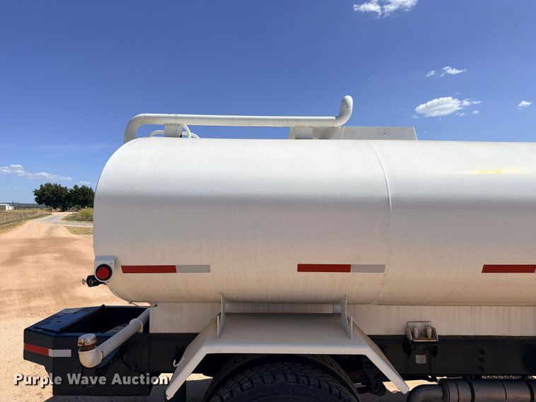 image for item DU1515 2005 Ford F750 Super Duty water truck