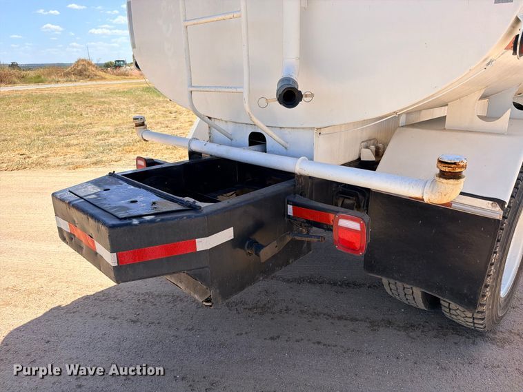 image for item DU1515 2005 Ford F750 Super Duty water truck