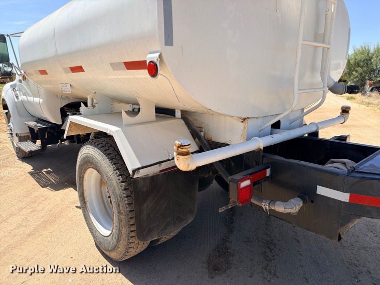 image for item DU1515 2005 Ford F750 Super Duty water truck