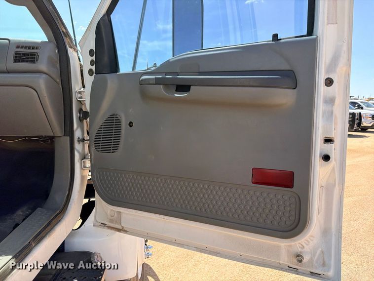 image for item DU1515 2005 Ford F750 Super Duty water truck