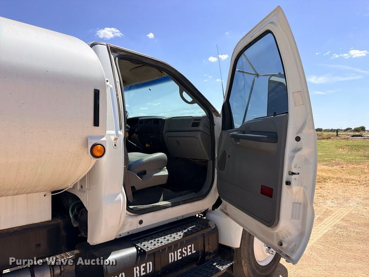 image for item DU1515 2005 Ford F750 Super Duty water truck