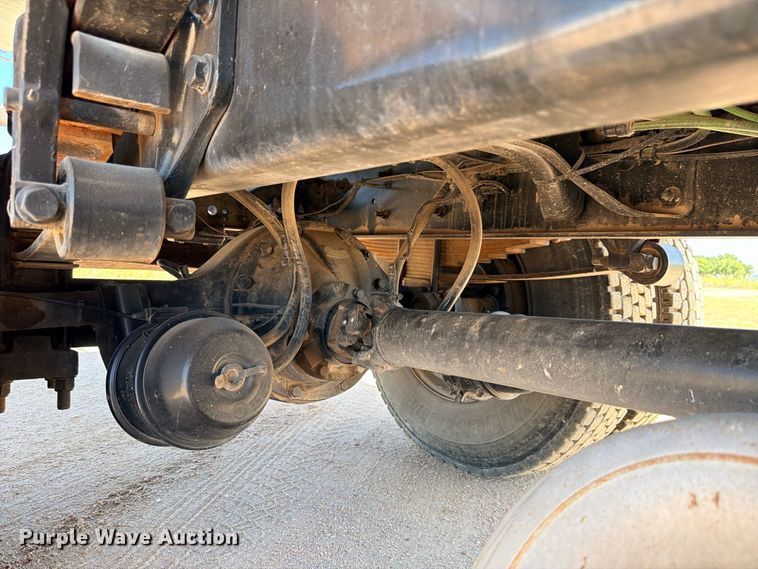 image for item DU1515 2005 Ford F750 Super Duty water truck