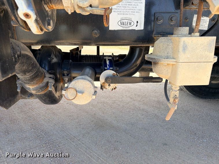 image for item DU1515 2005 Ford F750 Super Duty water truck