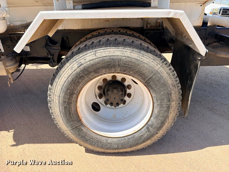 image for item DU1515 2005 Ford F750 Super Duty water truck