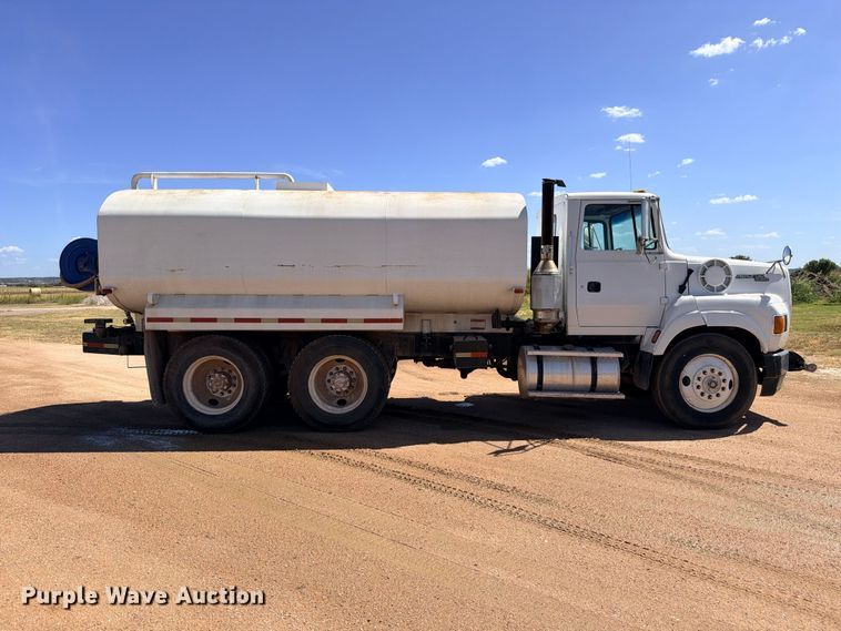 image for item DU1516 1994 Ford Aeromax L9000 water truck