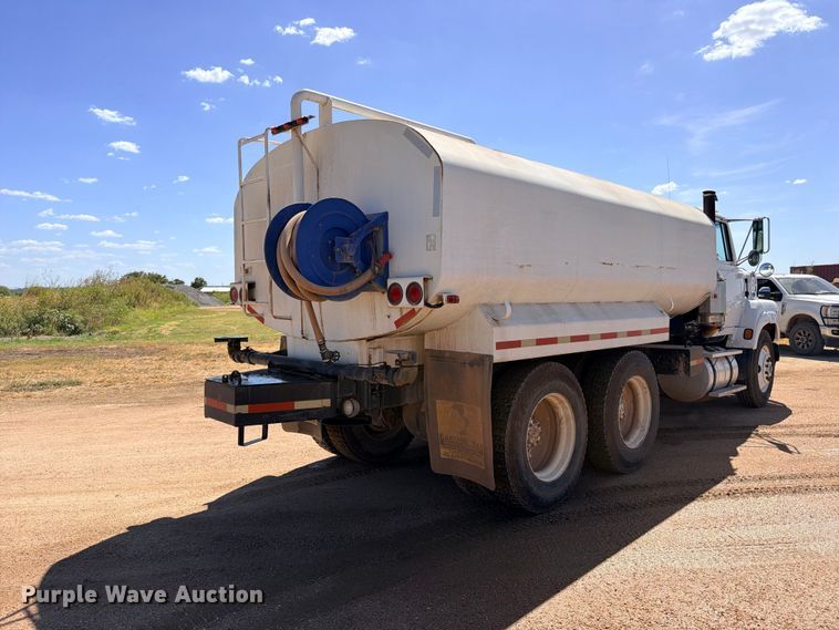 image for item DU1516 1994 Ford Aeromax L9000 water truck