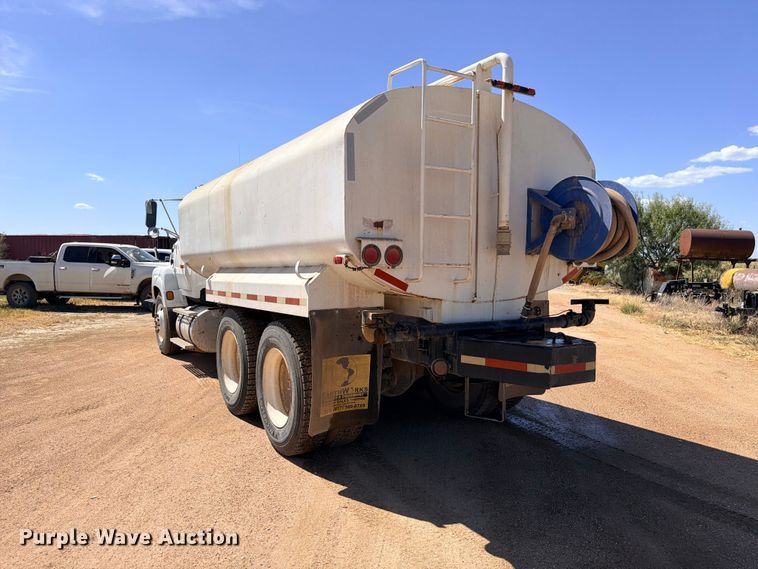 image for item DU1516 1994 Ford Aeromax L9000 water truck