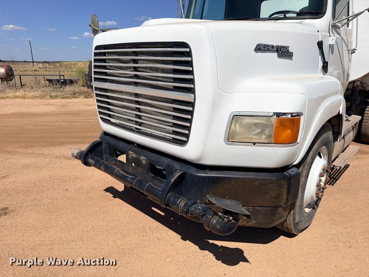 image for item DU1516 1994 Ford Aeromax L9000 water truck