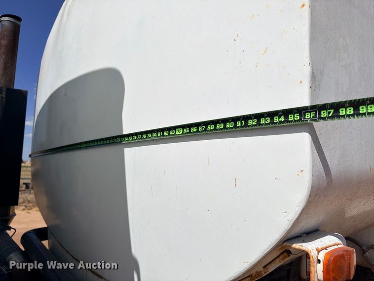 image for item DU1516 1994 Ford Aeromax L9000 water truck