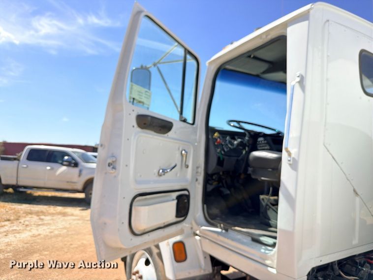 image for item DU1516 1994 Ford Aeromax L9000 water truck