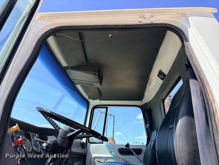 image for item DU1516 1994 Ford Aeromax L9000 water truck
