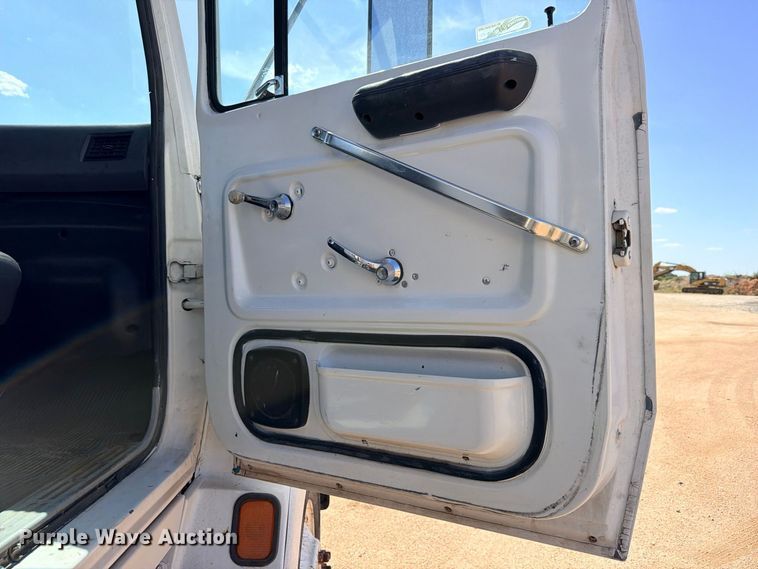 image for item DU1516 1994 Ford Aeromax L9000 water truck