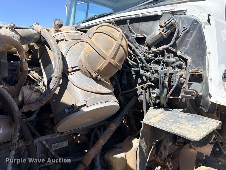 image for item DU1516 1994 Ford Aeromax L9000 water truck