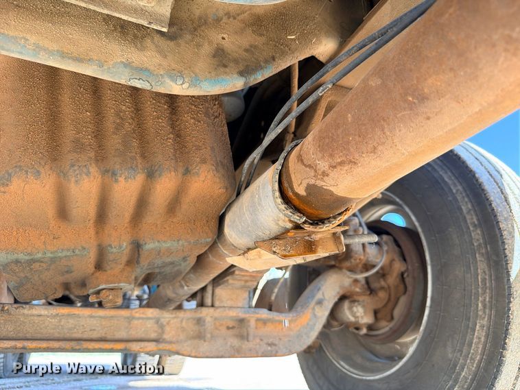 image for item DU1516 1994 Ford Aeromax L9000 water truck