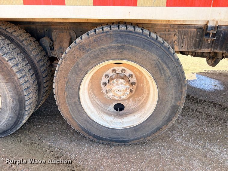 image for item DU1516 1994 Ford Aeromax L9000 water truck