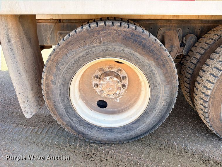 image for item DU1516 1994 Ford Aeromax L9000 water truck