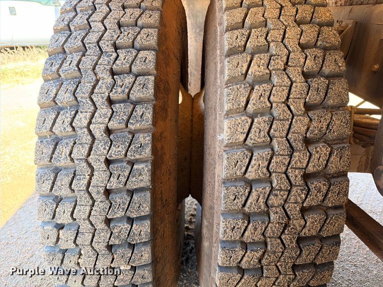 image for item DU1516 1994 Ford Aeromax L9000 water truck