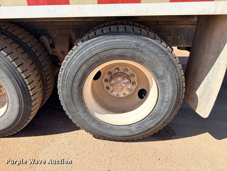 image for item DU1516 1994 Ford Aeromax L9000 water truck