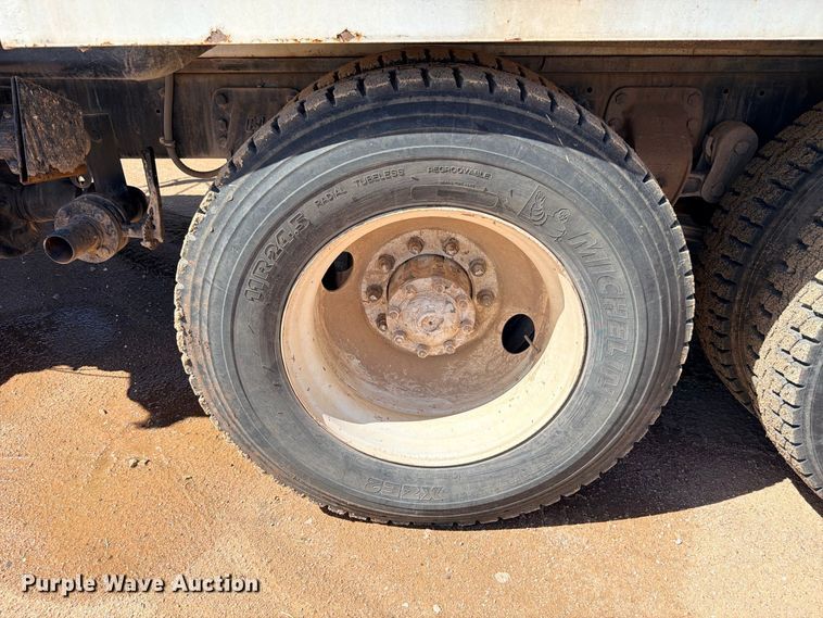 image for item DU1516 1994 Ford Aeromax L9000 water truck