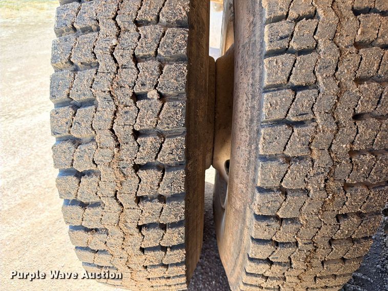 image for item DU1516 1994 Ford Aeromax L9000 water truck