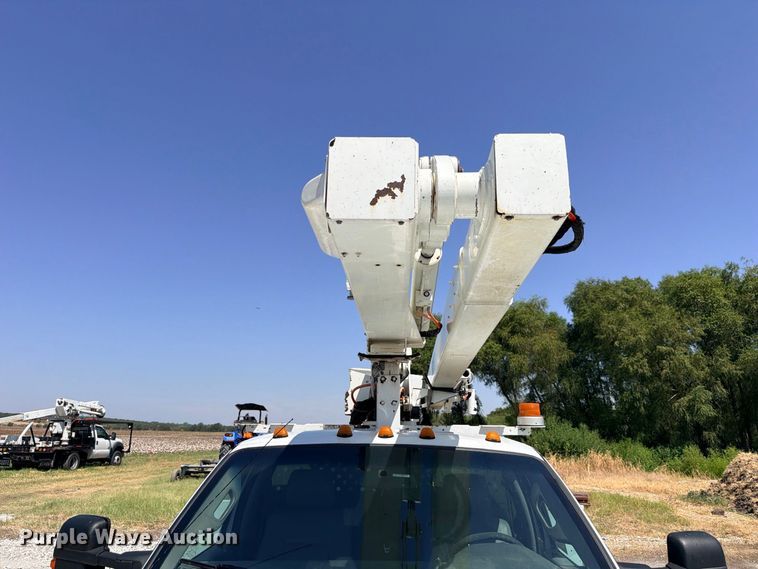 image for item DU1528 2016 Ford F550 bucket truck