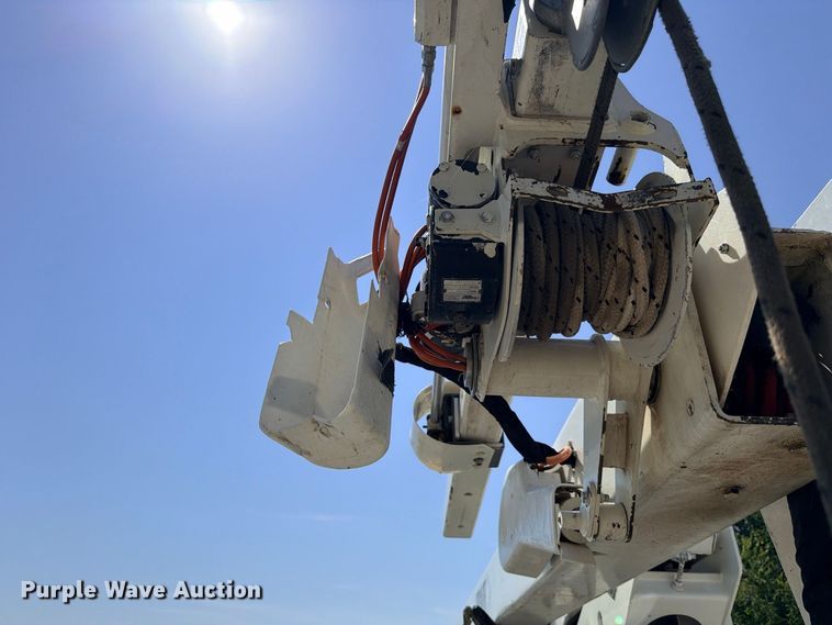 image for item DU1528 2016 Ford F550 bucket truck