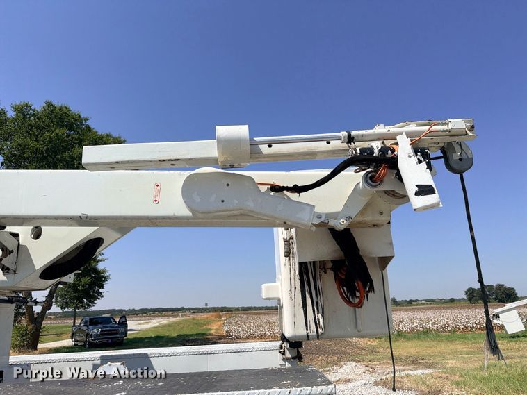 image for item DU1528 2016 Ford F550 bucket truck