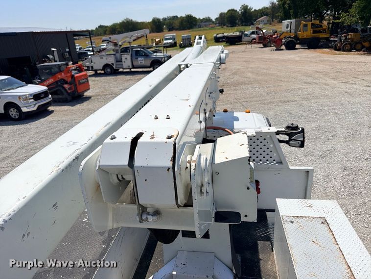 image for item DU1528 2016 Ford F550 bucket truck