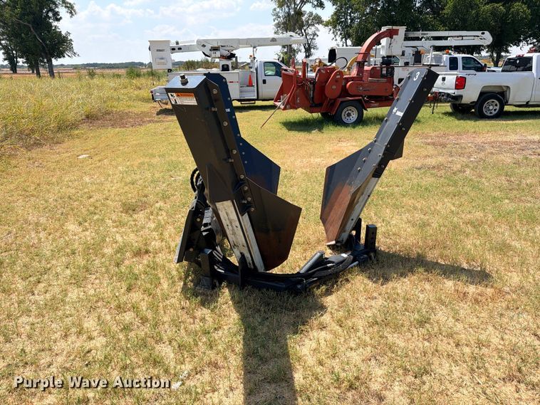 image for item DU1530 Bobcat TS36M skid steer tree spade