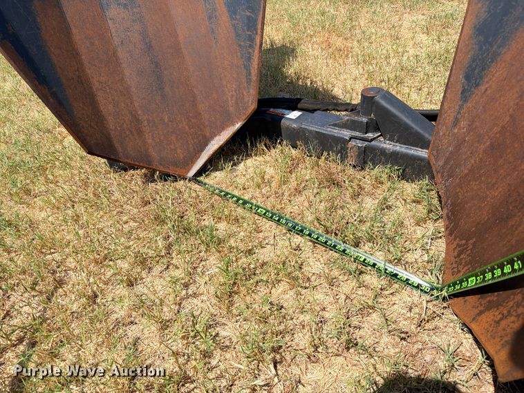 image for item DU1530 Bobcat TS36M skid steer tree spade