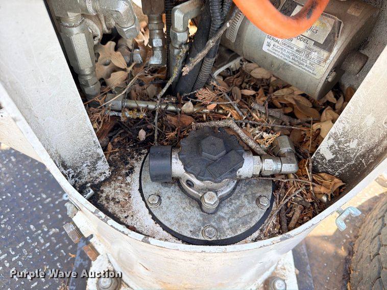 image for item DU1532 2016 Ford F-450 Ext. Cab bucket truck
