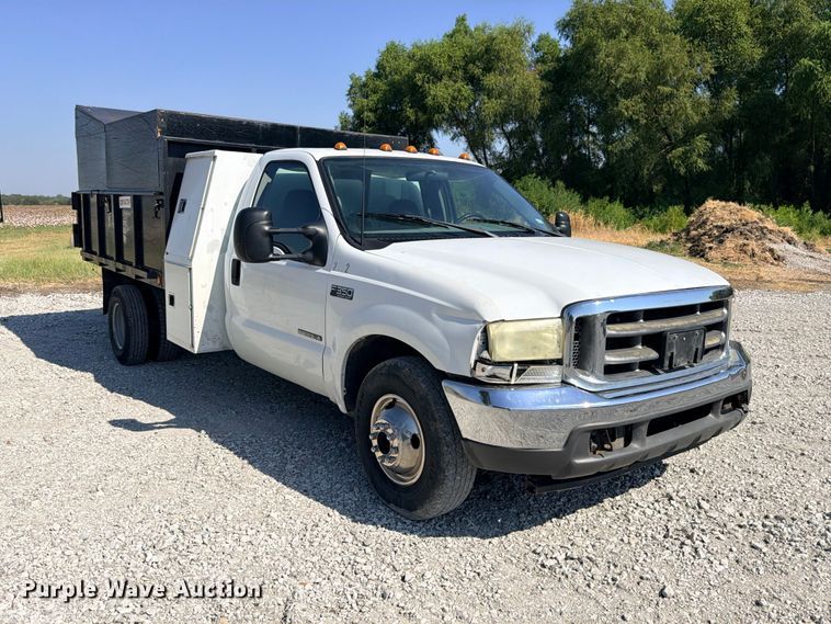 image for item DU1533 2002 Ford F-350 chipper truck