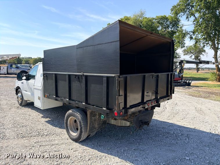 image for item DU1533 2002 Ford F-350 chipper truck