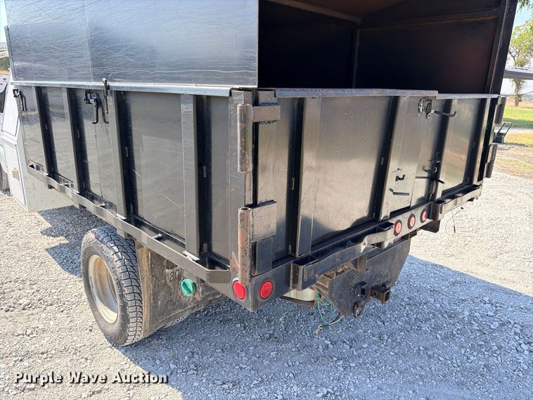 image for item DU1533 2002 Ford F-350 chipper truck