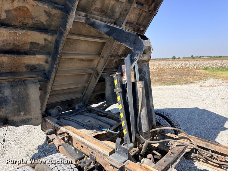 image for item DU1533 2002 Ford F-350 chipper truck